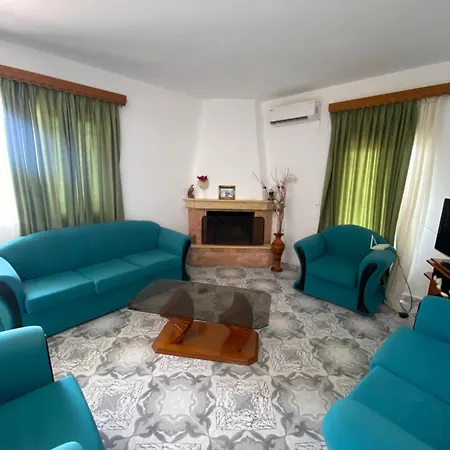 Holiday House ساراندا
