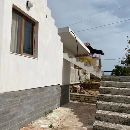 Holiday House ساراندا